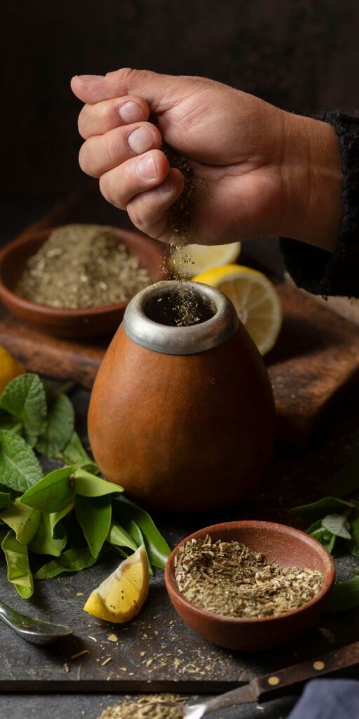 Le mate argentin dans une calebasse