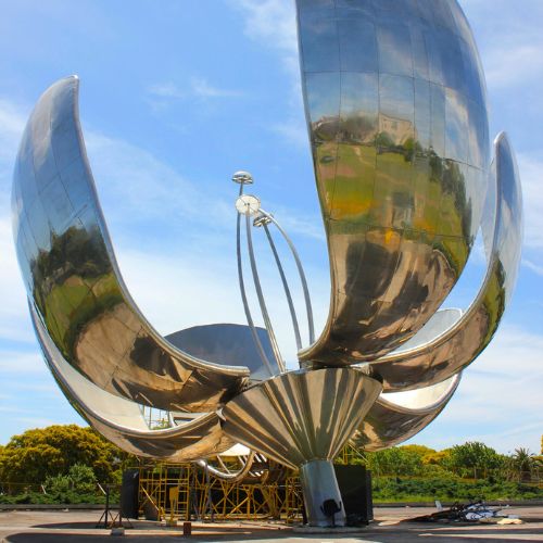 Floralis generica - Buenos Aires - Argentine